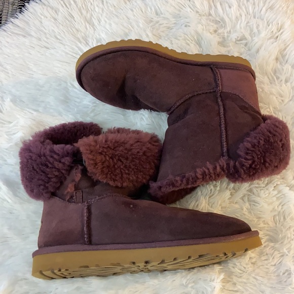 UGG Shoes - UGG Bailey button boots 5803 Aster Sz 8